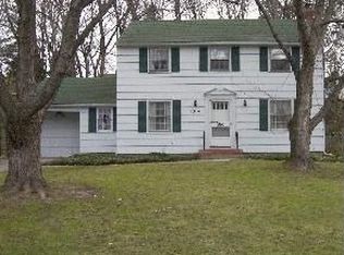 2514 Oakview Dr, Rochester, NY 14617