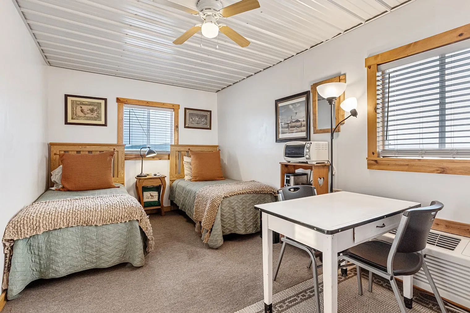 1 bed, 1.0 bath, $5,250 — Photo 2