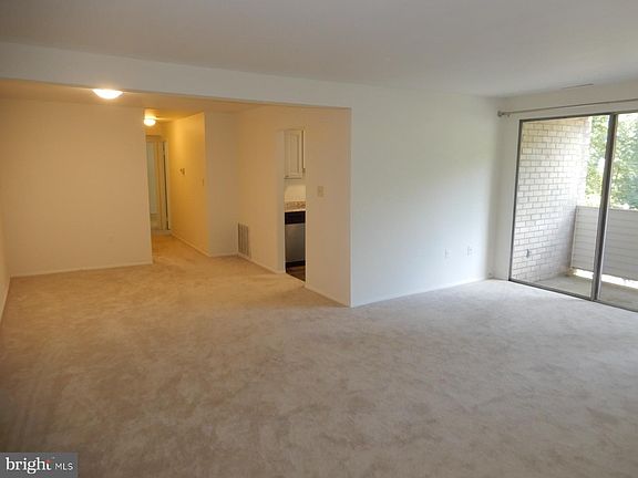 2nd image of 5618 Bloomfield Dr APT 2
