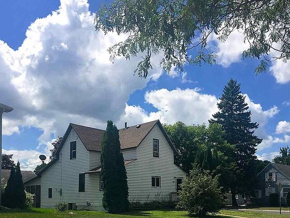 2nd image of 303 Belle Ave