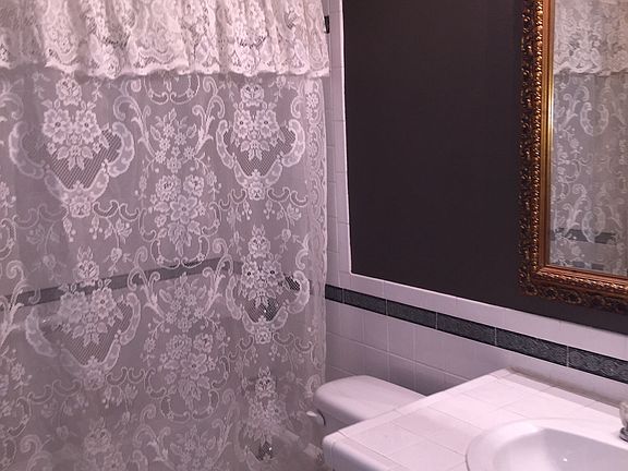 3rd image of 114 Willow Brk