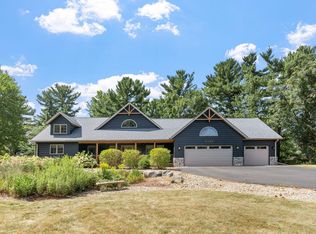 2403 Eagle Ridge Dr, Menomonie, WI 54751