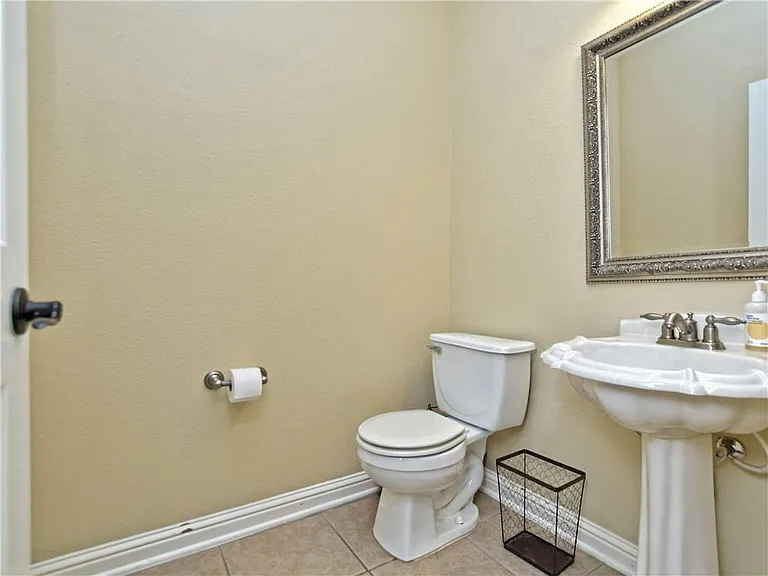 1802 Greenside Trl — Photo 16
