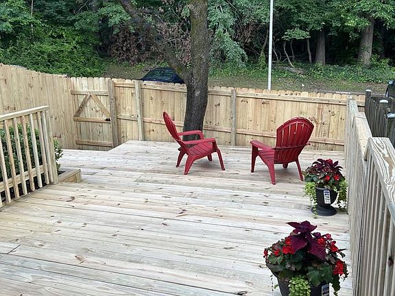 3rd image of 13019 Midsummer Ln