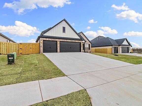 3rd image of 1510 Lookout Ln