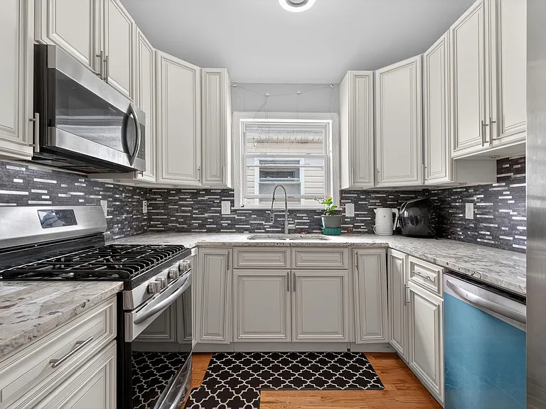 188 Lembeck Ave #2 — Photo 5