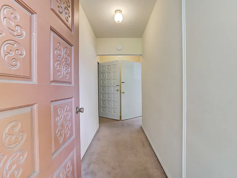 604 S Flood Ave #604 — Photo 1