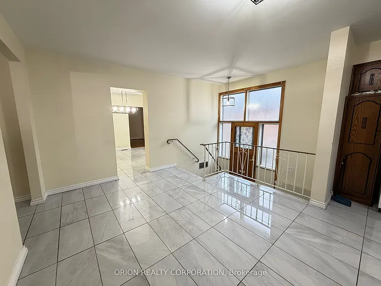 3 Romar Cres — Photo 13