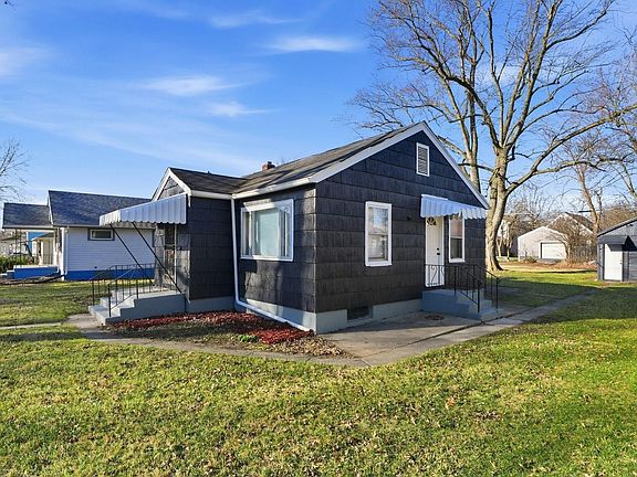 2nd image of 3530 Robinwood Dr