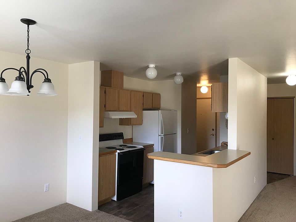 1st image of 105 Evergreen Dr APT 204