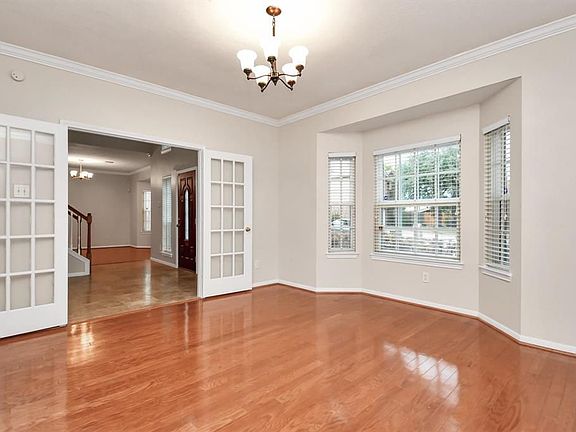 4th image of 12215 Meadowglen Ct