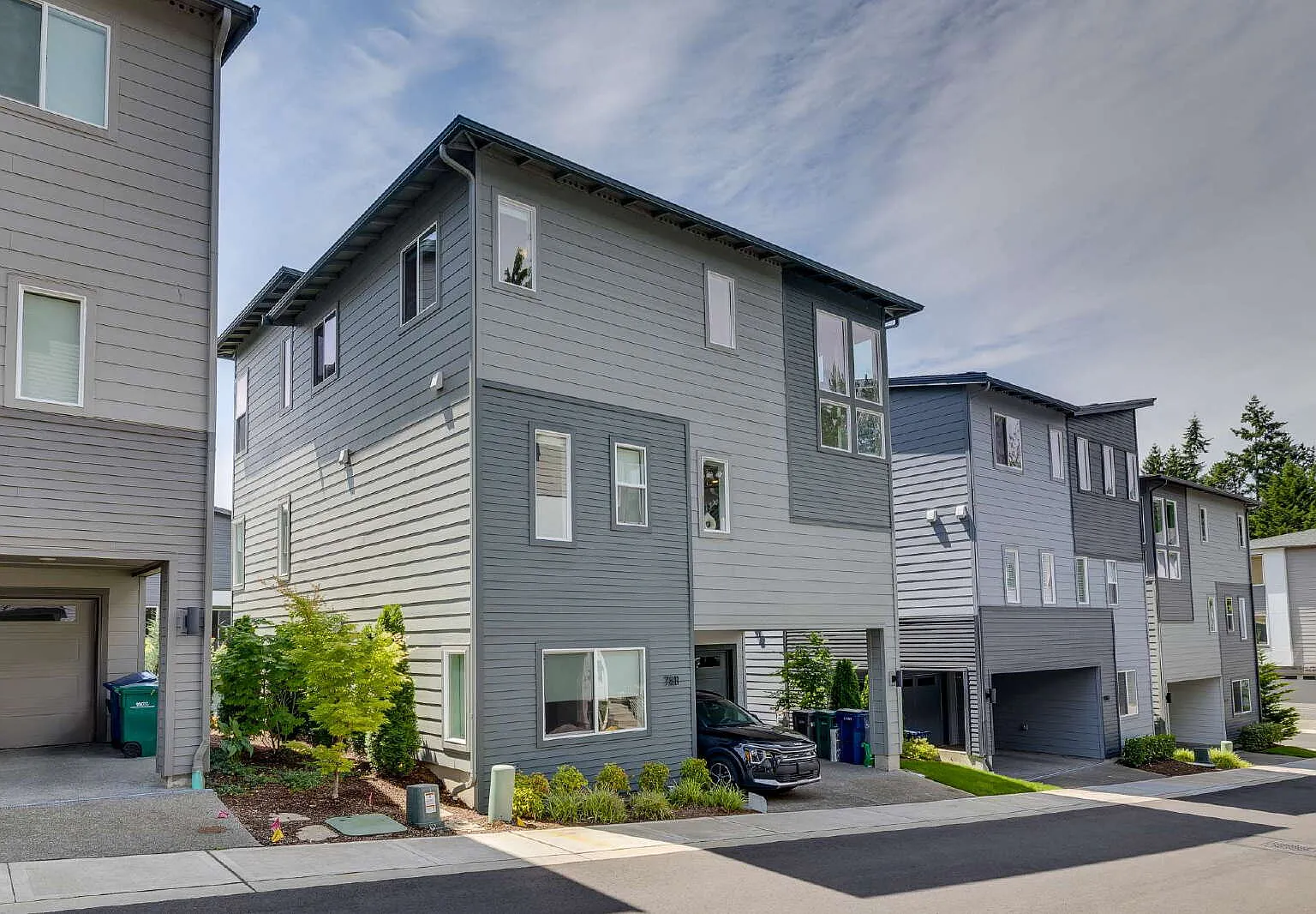 Modern Luxury Living in the Heart of Kirkland- Available for RENT August 15th — Photo 3