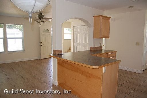 1st image of 307 Earl Ave