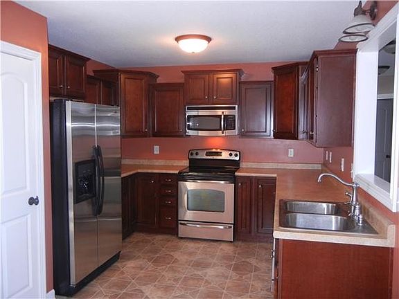 5th image of 3458 Southwood Dr