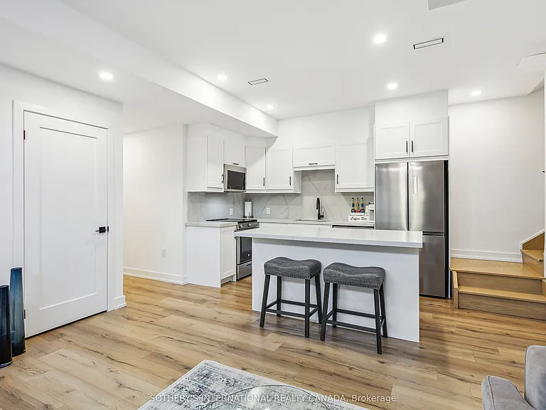 73 Guthrie Ave #LOWER — Photo 2
