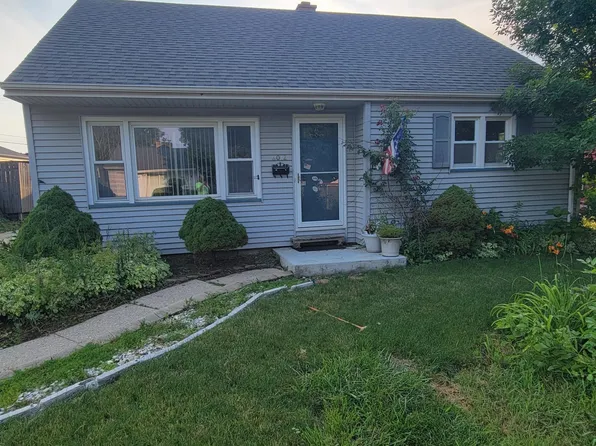 6012 44th Ave, Kenosha, WI 53142