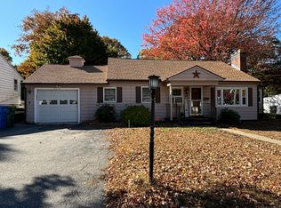 49 Pineridge Rd, Waterbury, CT 06706