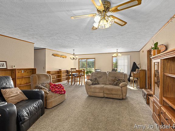 5th image of 6643 S Wood Rd