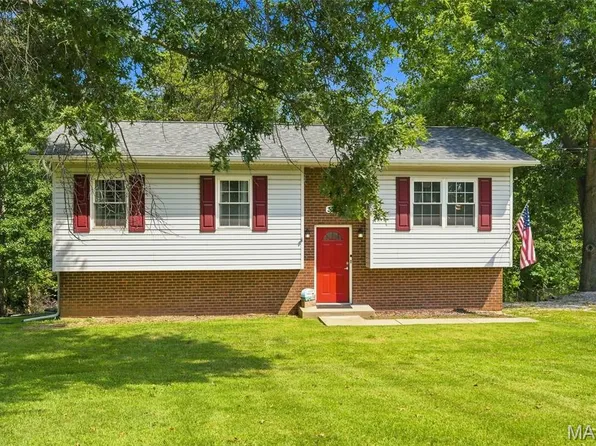 313 Kronos Dr, De Soto, MO 63020