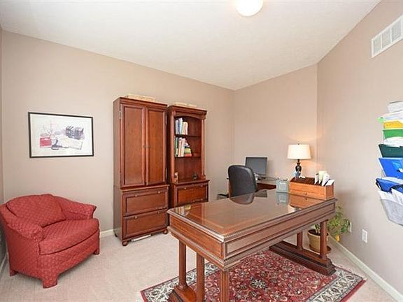3rd image of 5735 Treeside Dr