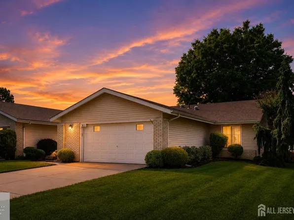 362 Union Dr #C, Monroe Township, NJ 08831