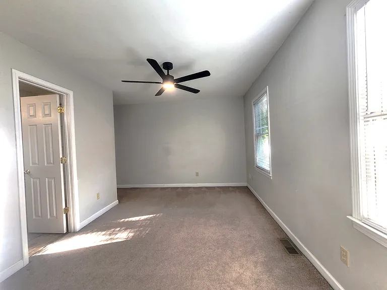 3317 Windsor Dr — Photo 13