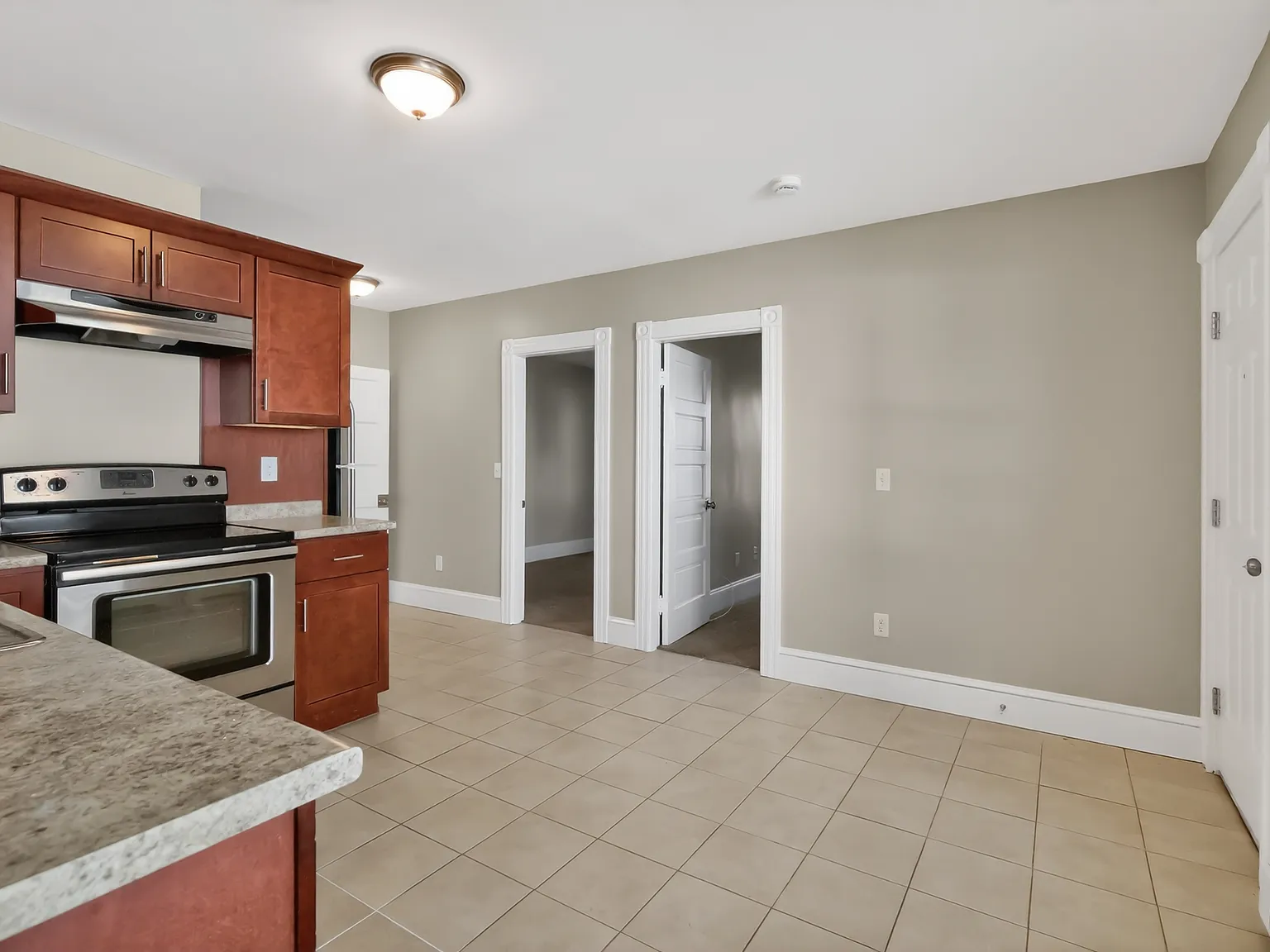 Monopoly Realty - 181-1 — Photo 2
