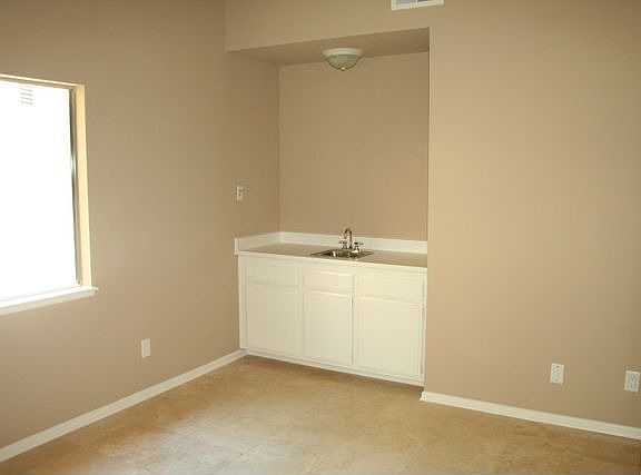 3rd image of 599 Calle De Las Ovejas