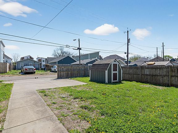 4th image of 1031 Saint Paul St