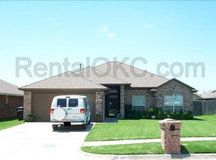 3805 Hope Dr, Moore, OK 73160