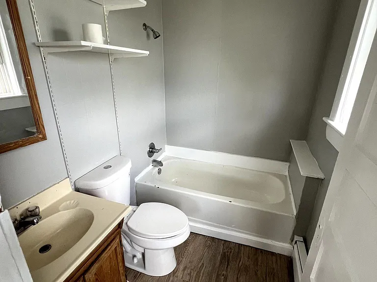 34-36 Cheney Pl #3F — Photo 16
