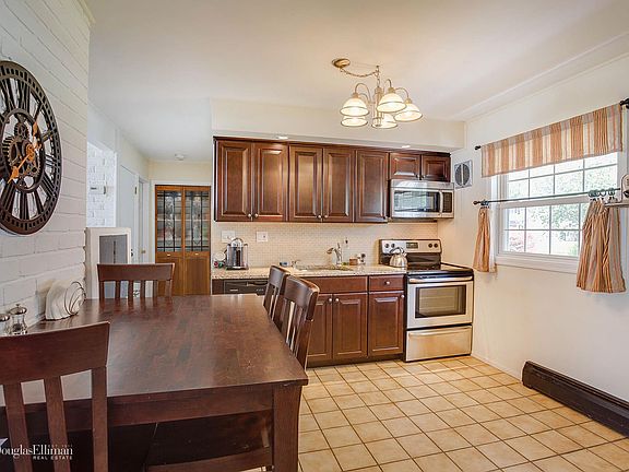2nd image of 193 Willowood Dr