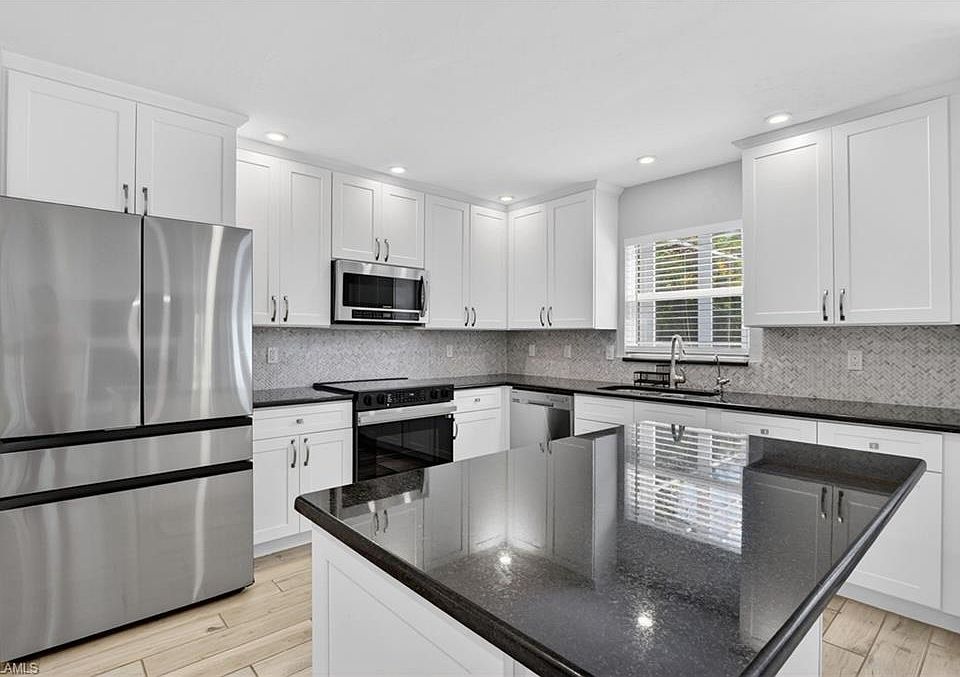 1st image of 1720 16th ST NE