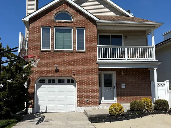 227 W Pine St, Long Beach, NY 11561