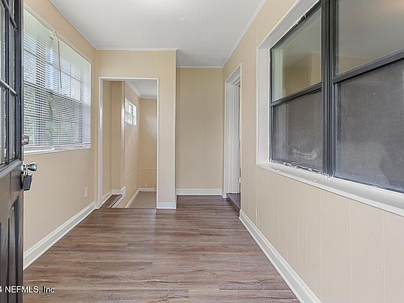 5th image of 6608 GILLISLEE Drive W