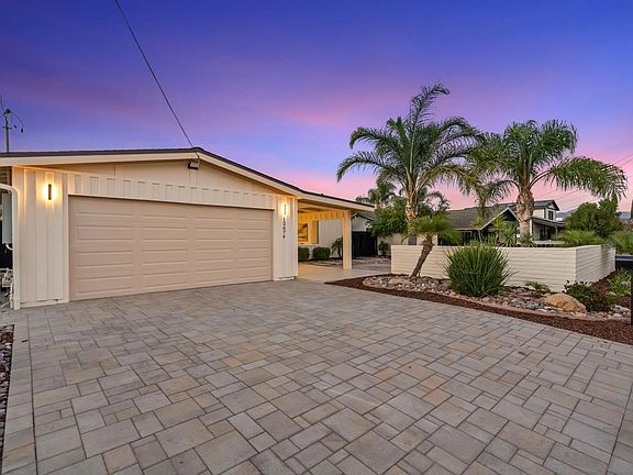 2nd image of 12674 Metate Ln
