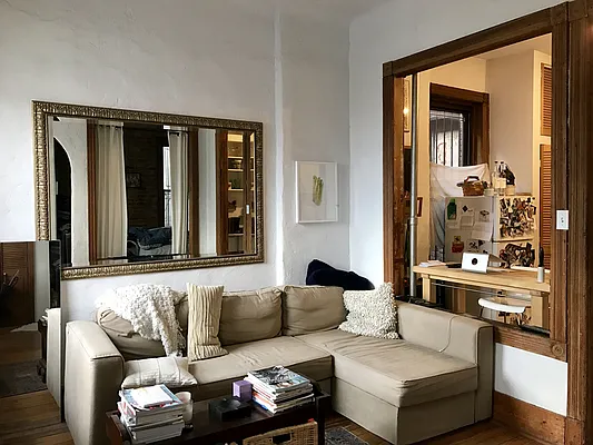 Rented by Adir Realty | media 7