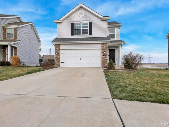 346 Charlestowne Place Dr, Saint Charles, MO 63301