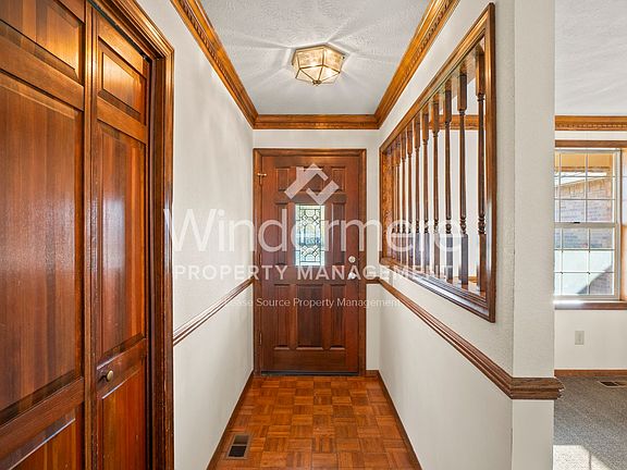 3rd image of 10435 N Iroquois Ct