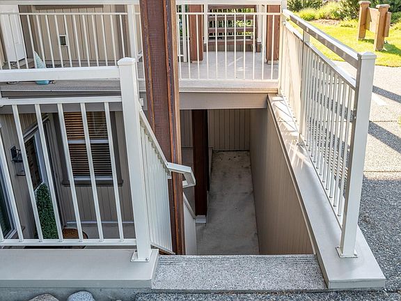 4th image of 5930 Nelson Rd #102