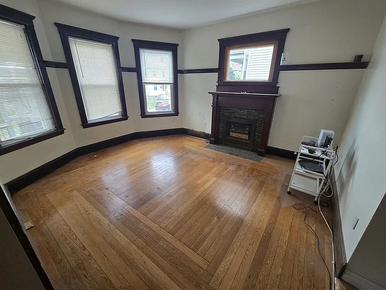 29 Mapleton St #1 — Photo 6