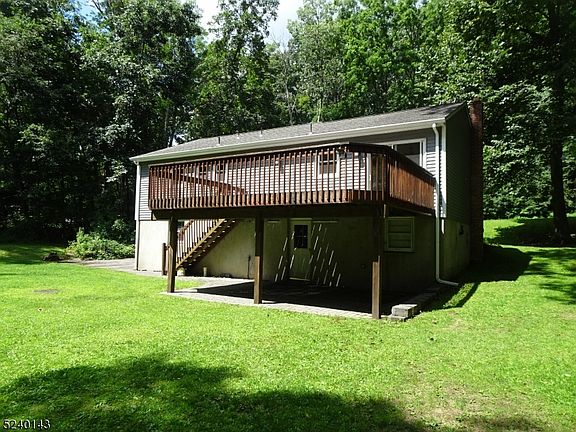 5th image of 912 Aspen Dr