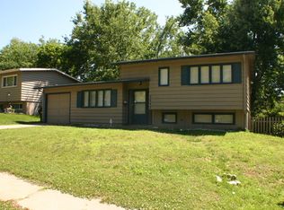 3643 SW Twilight Dr, Topeka, KS 66614