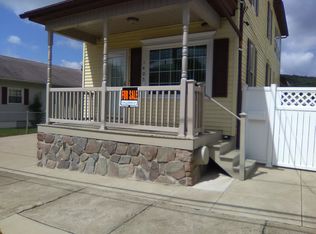 1405 W Pine St, Coal Township, PA