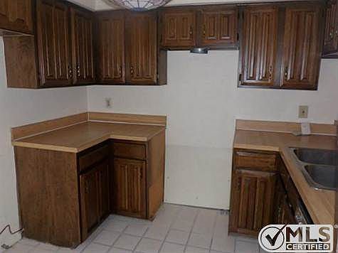 4th image of 881 Dublin Dr #1