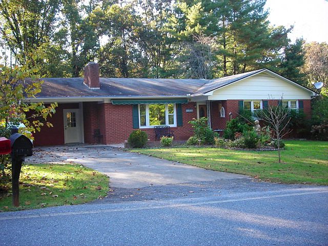 1st image of 544 Forest Hill Dr