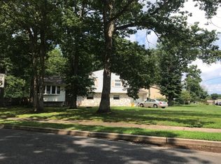 7 Dartmouth Dr, Atco, NJ 08004