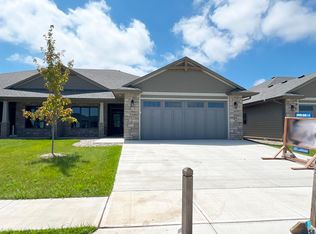 7107 E Copper Stone Cir, Sioux Falls, SD 57110