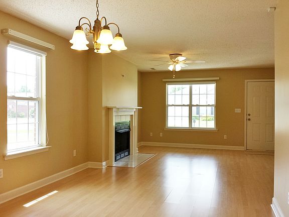 3rd image of 5306 Frankford Dr SE