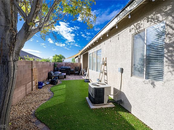 3rd image of 9200 Woodland Cove Ct
